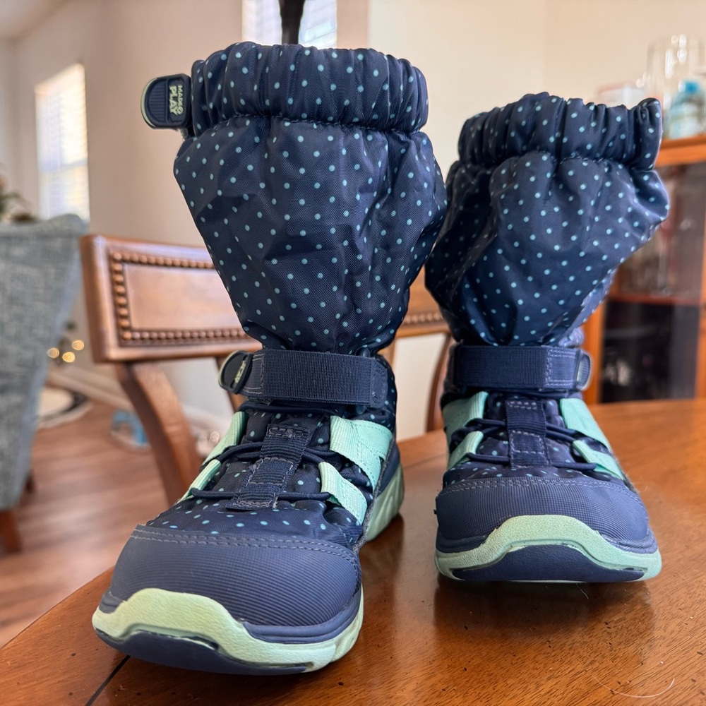 Stride Rite Made2Play size 13.5 Little Kids Snow Boots
